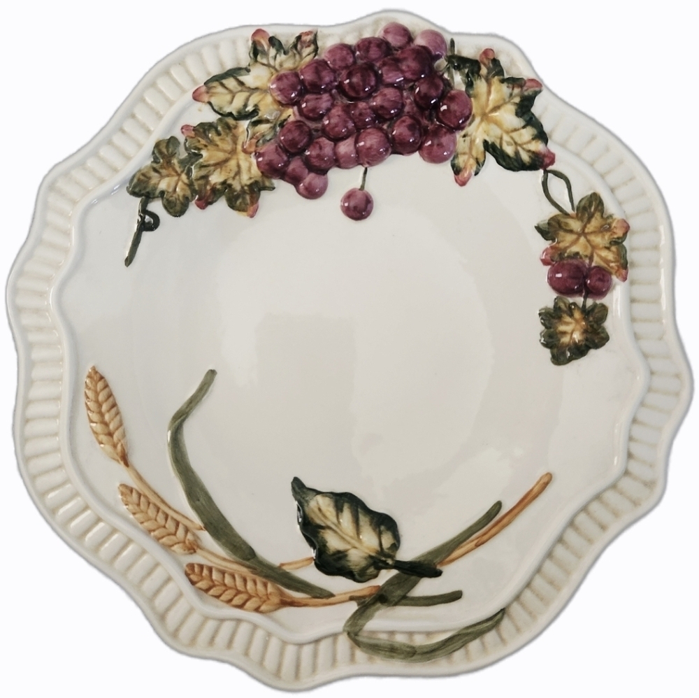 Decorative collectible plate from the Bella Casa by Ganz fruit collection.